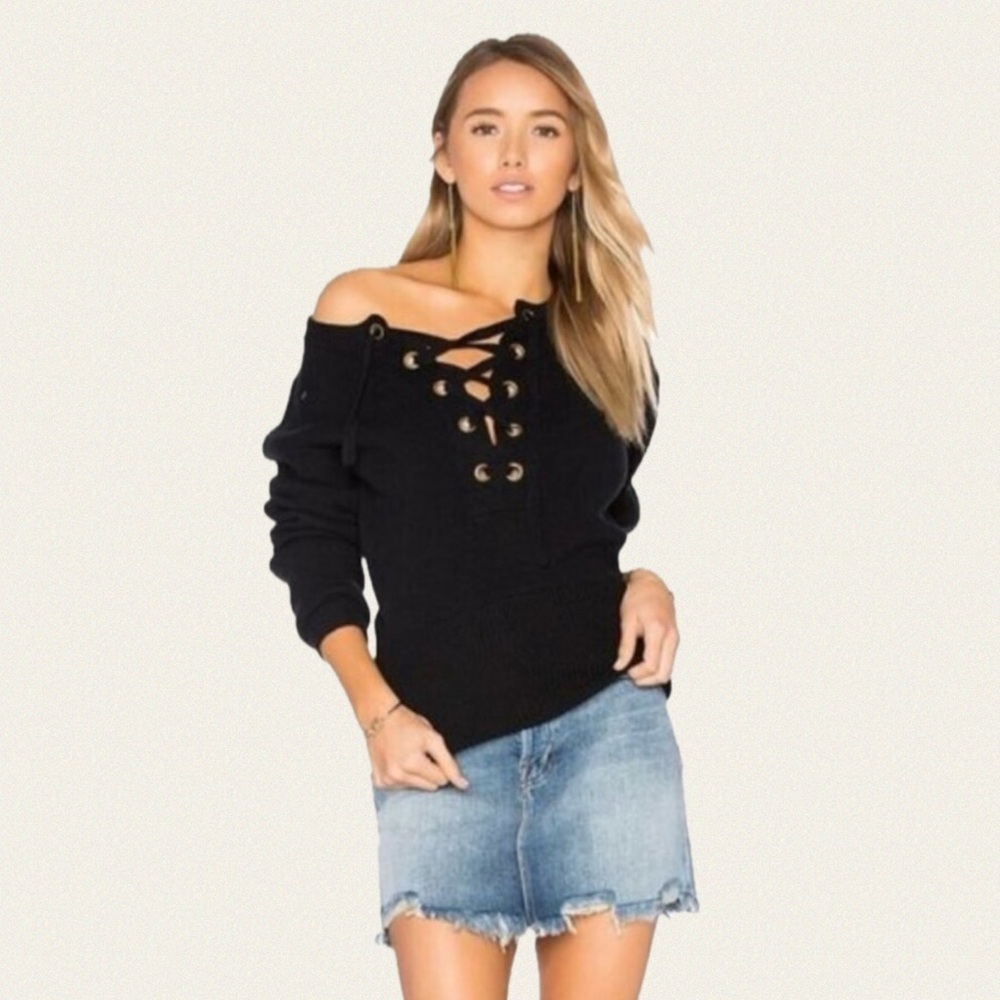 Storia Lace-Up Sweatshirt